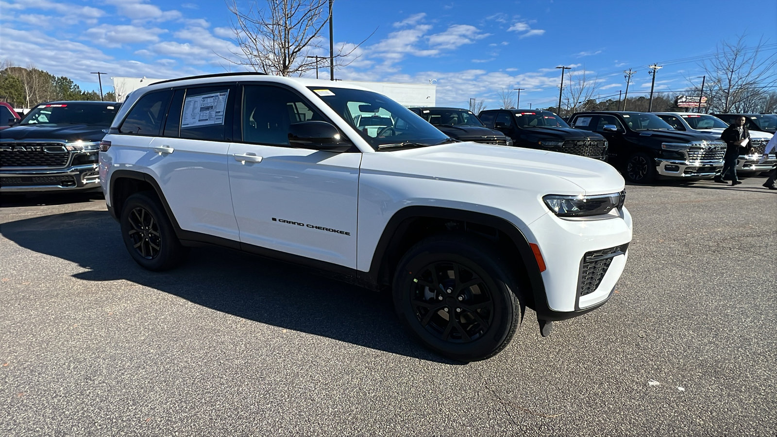 New 2026 Jeep Grand Cherokee Altitude image 5