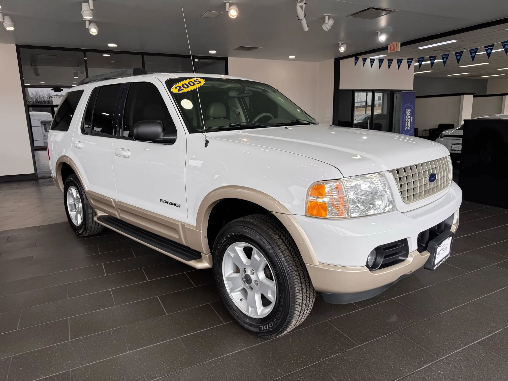 Used 2005 Ford Explorer Eddie Bauer AWD/4WD image 6