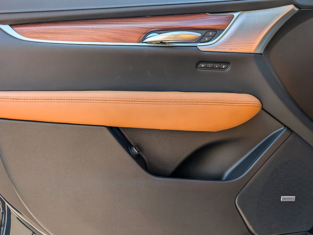 New 2025 Cadillac XT5 Premium Luxury AWD/4WD image 10