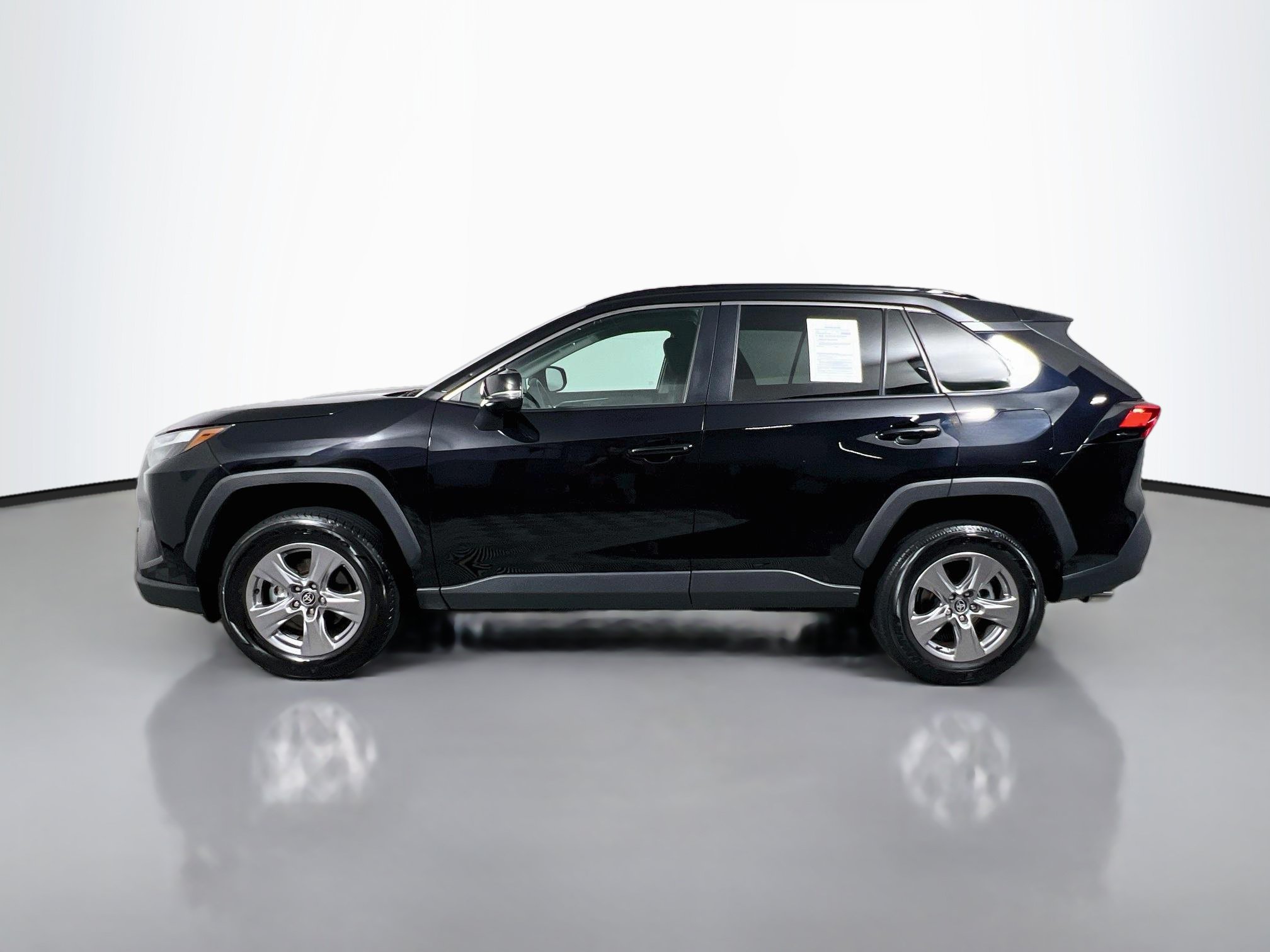 Used 2025 Toyota RAV4 XLE FWD image 8