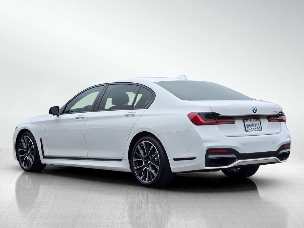Used 2021 BMW 740i w/ M Sport Package RWD image 6
