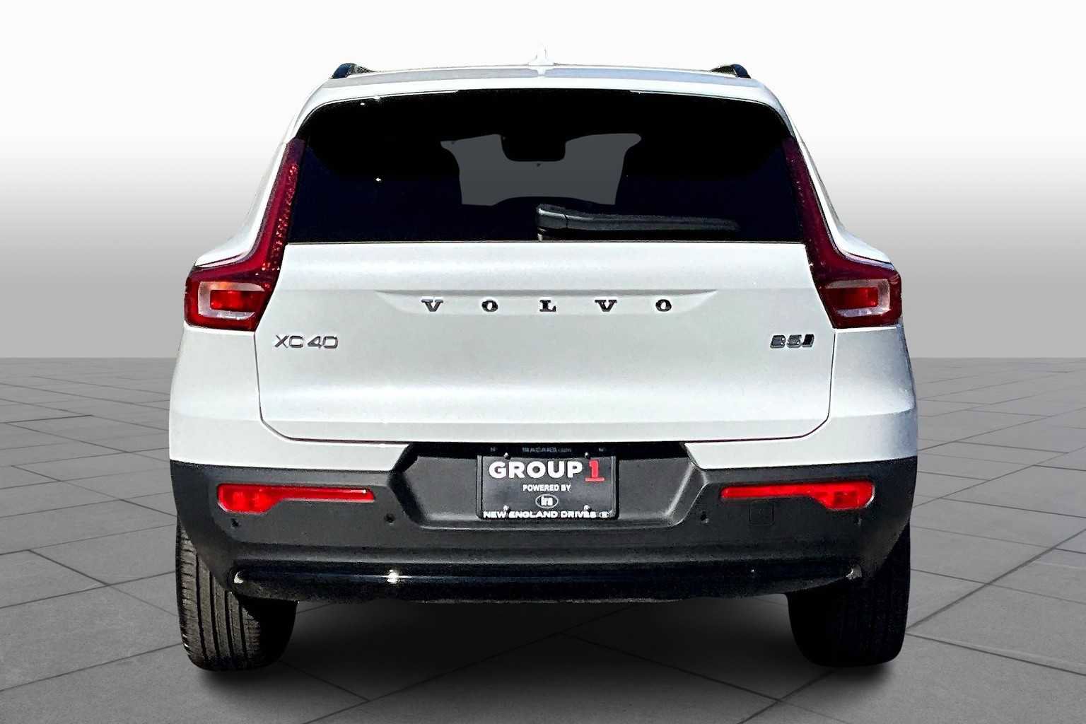 New 2025 Volvo XC40 B5 Plus w/ Protection Package Premier image 4