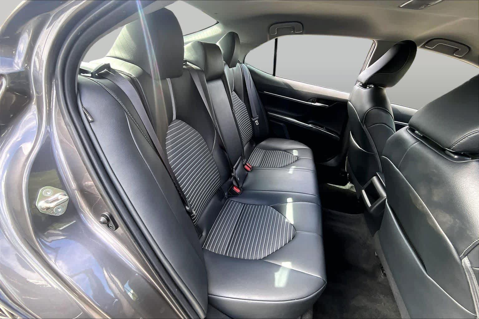 Used 2019 Toyota Camry SE FWD image 20