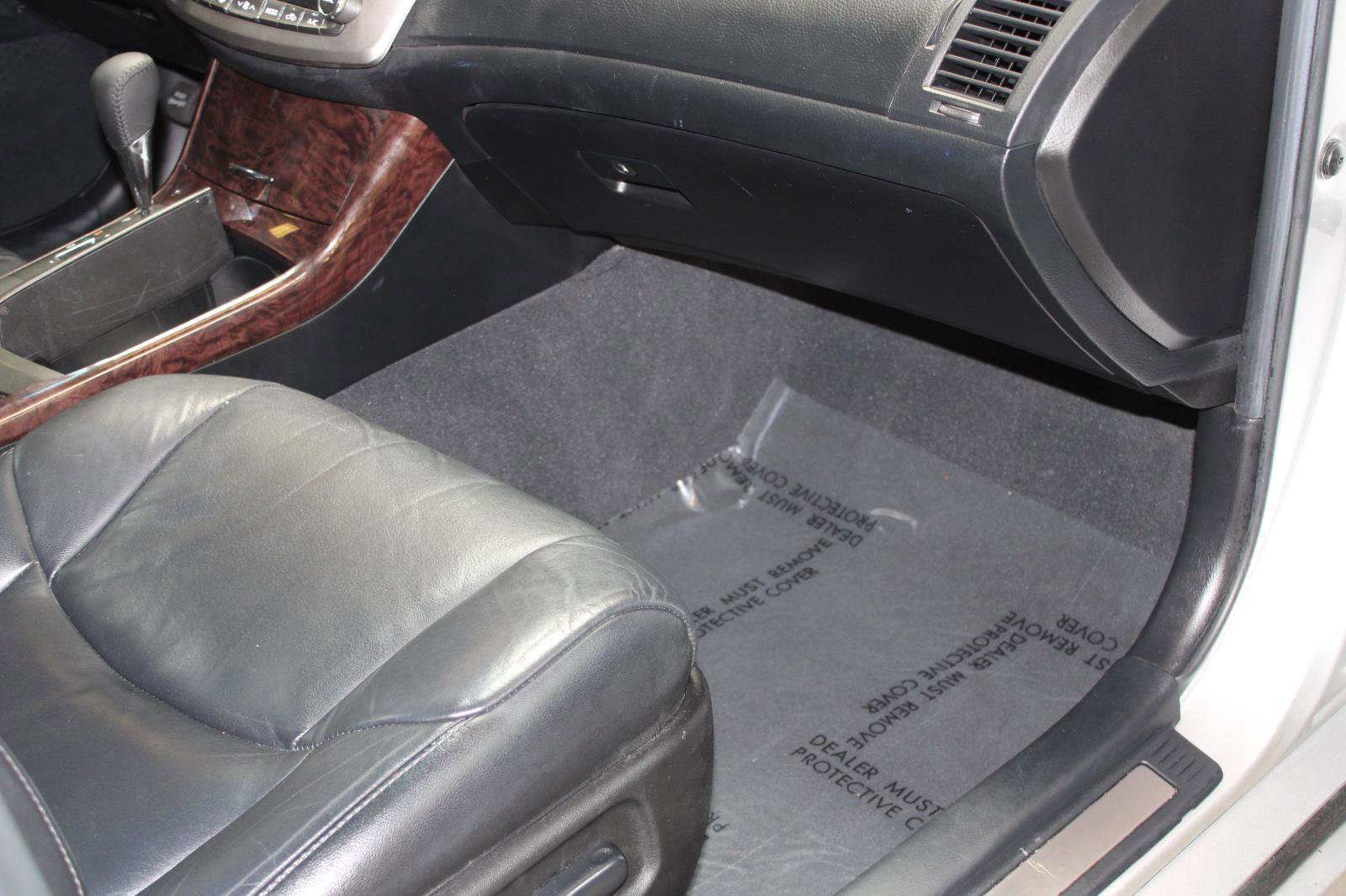 Used 2011 Toyota Avalon FWD image 34