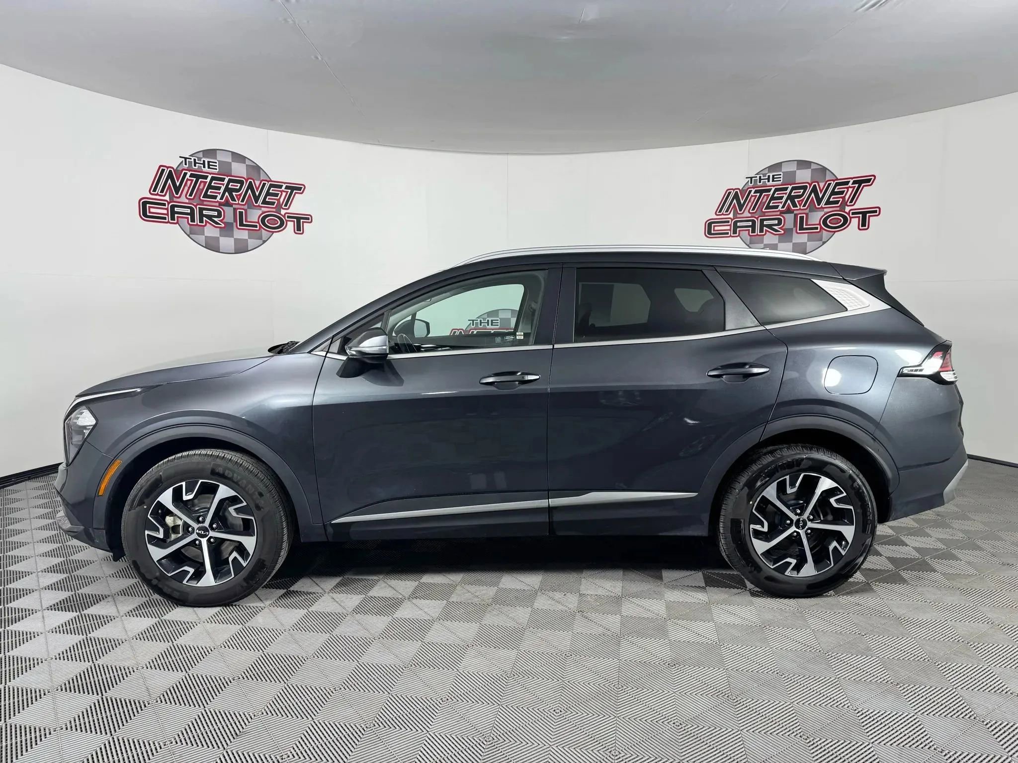 Used 2023 Kia Sportage EX image 4