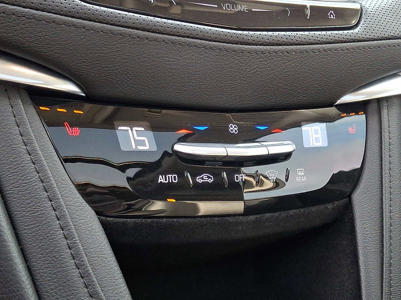 Used 2017 Cadillac XT5 Luxury w/ Driver Awareness Package image 16