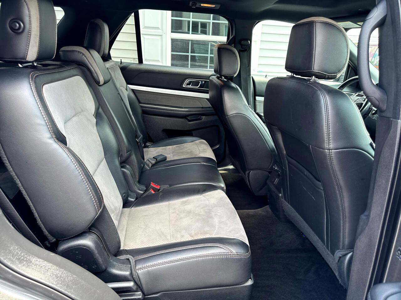 Used 2017 Ford Explorer XLT w/ Equipment Group 202A image 15