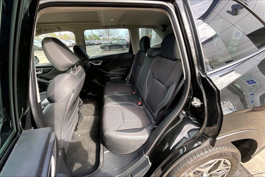 Used 2022 Subaru Forester Premium AWD/4WD image 28