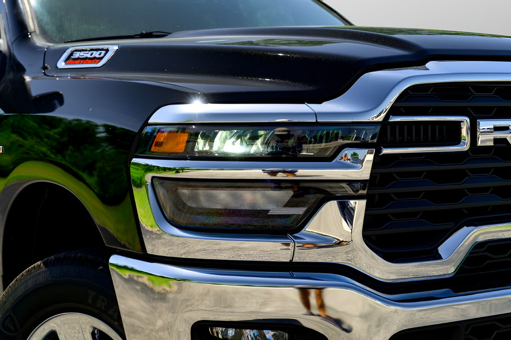 New 2026 RAM 3500 Tradesman AWD/4WD image 3
