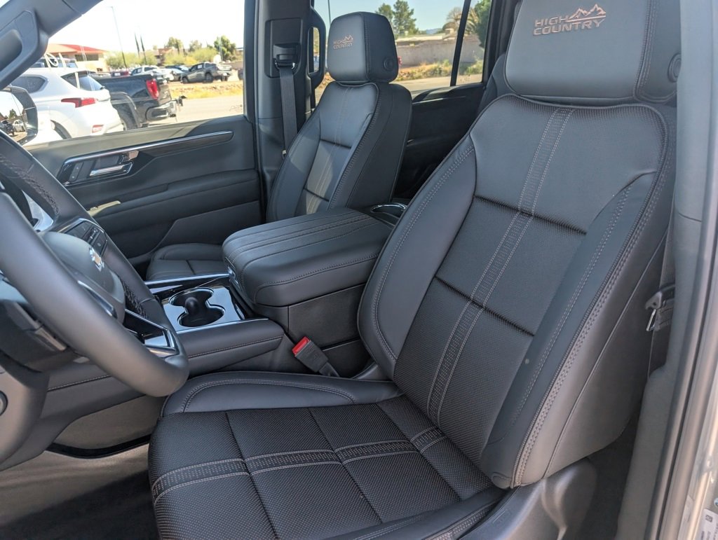 New 2026 Chevrolet Suburban High Country image 9