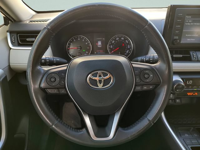 Used 2019 Toyota RAV4 XLE Premium FWD image 11