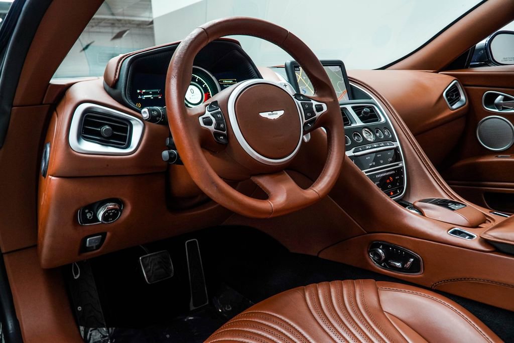 Used 2019 Aston Martin DB11 Volante RWD image 25