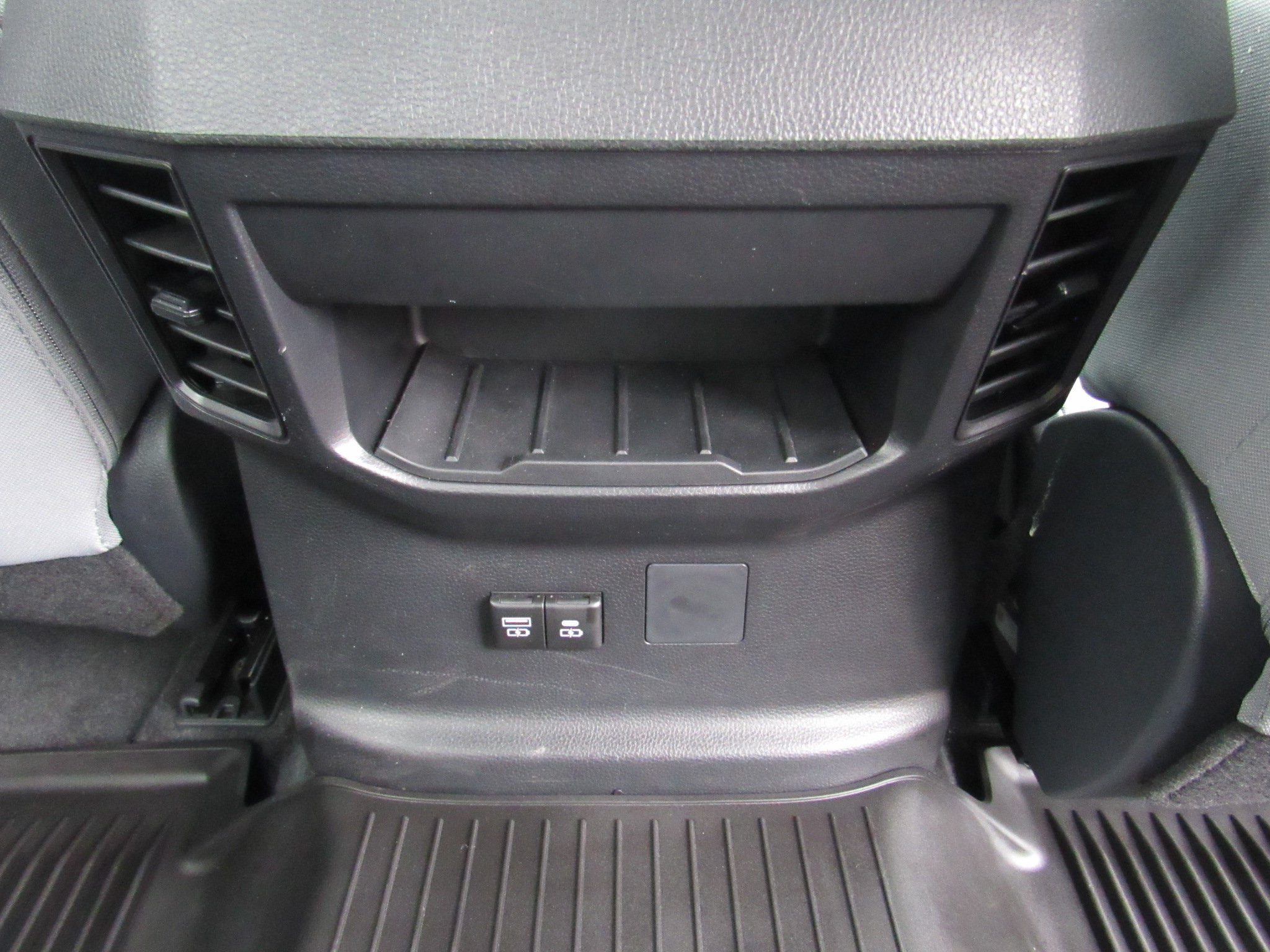 Used 2025 Toyota Tundra SR5 AWD/4WD image 36