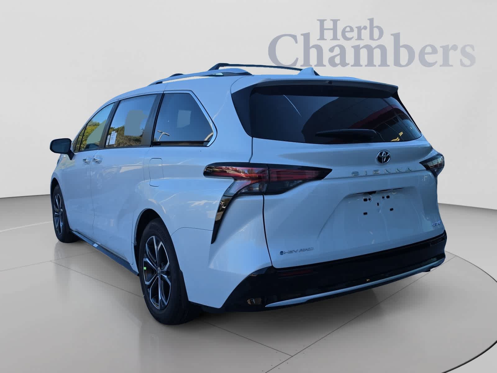 New 2026 Toyota Sienna Platinum AWD/4WD image 3