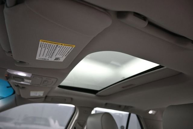 Used 2010 Cadillac DTS Luxury FWD image 29