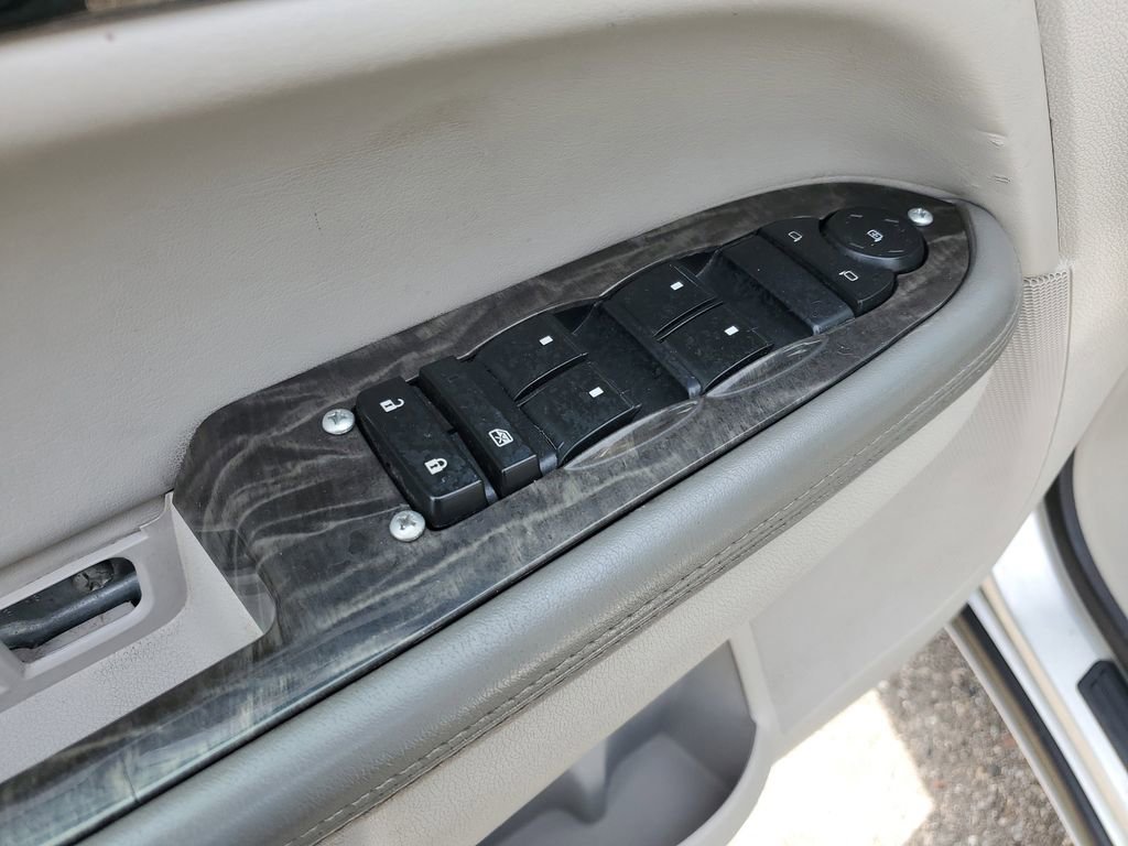 Used 2013 Buick Enclave Convenience FWD image 20