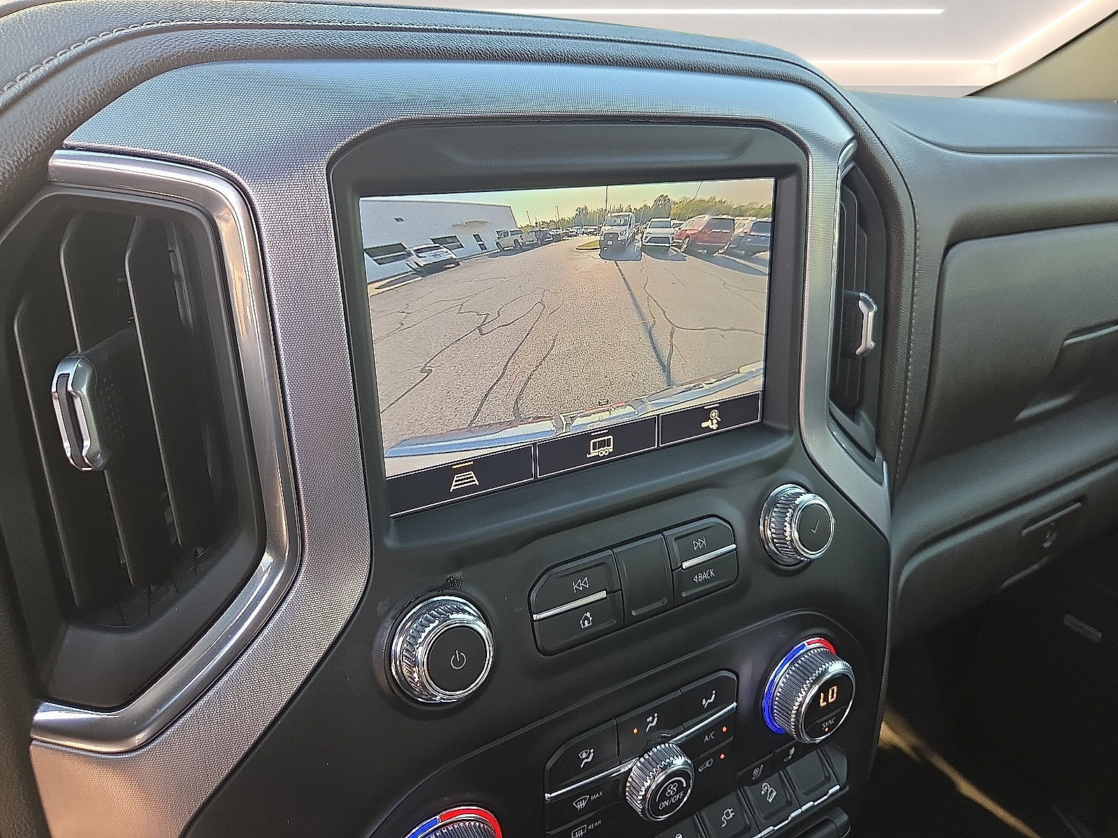 Certified 2022 GMC Sierra 1500 SLT AWD/4WD image 8