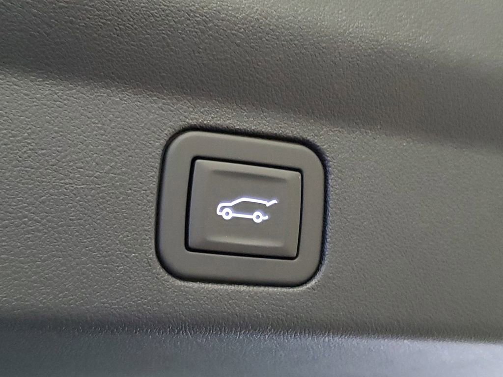 New 2026 Cadillac Escalade IQ Luxury 2 image 8