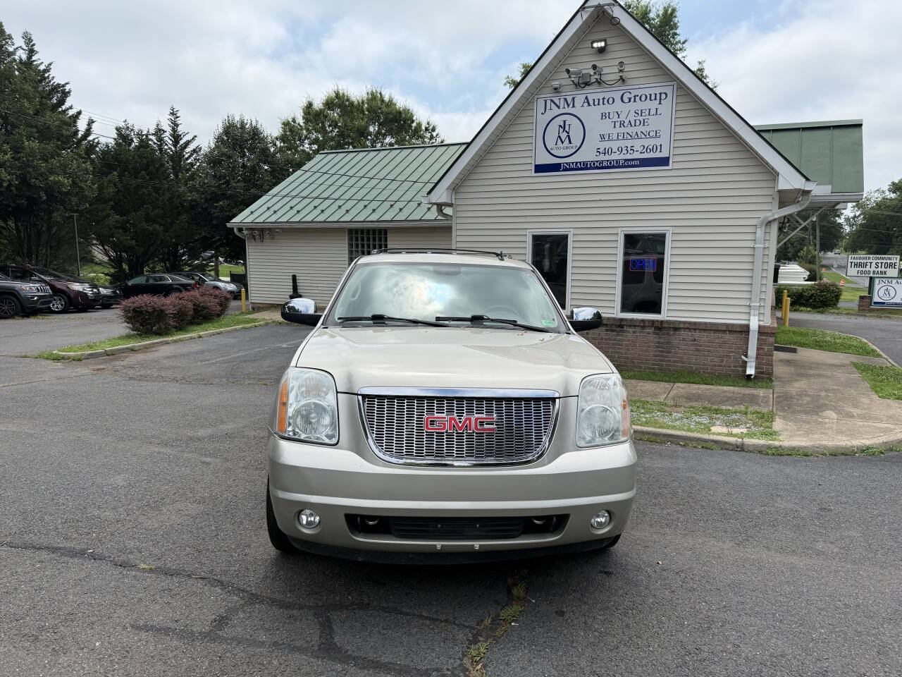 Used 2013 GMC Yukon SLT image 2