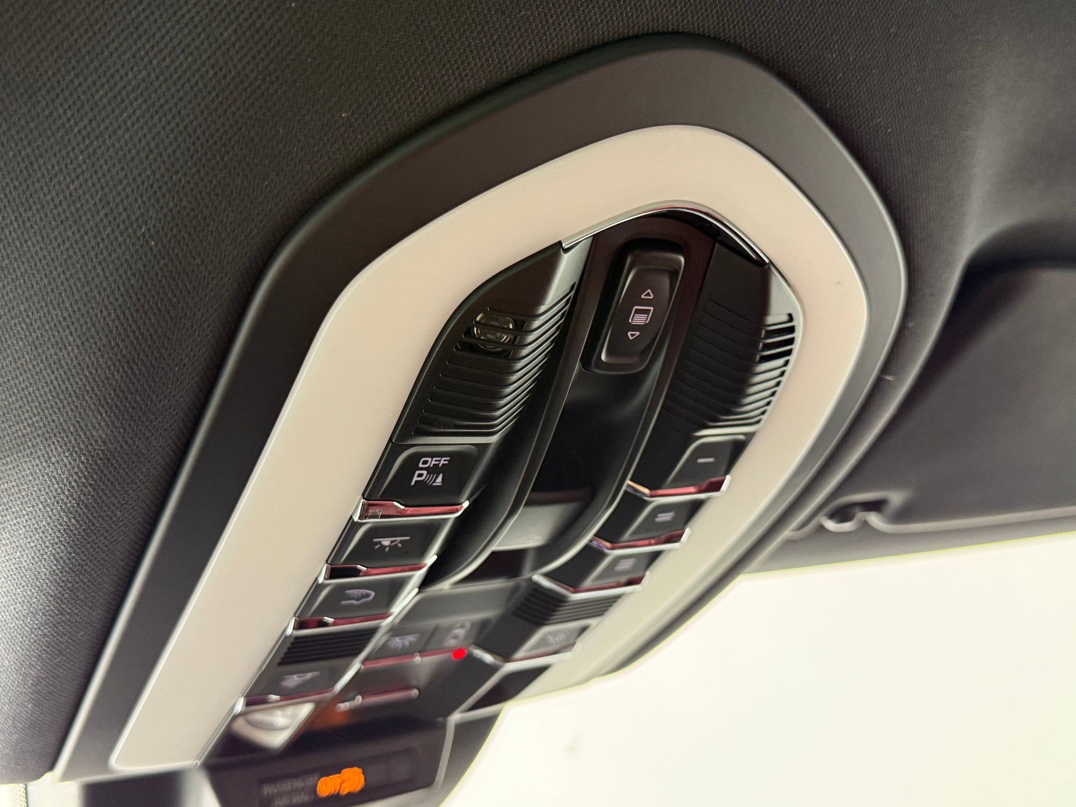 Used 2022 Porsche Macan S image 24