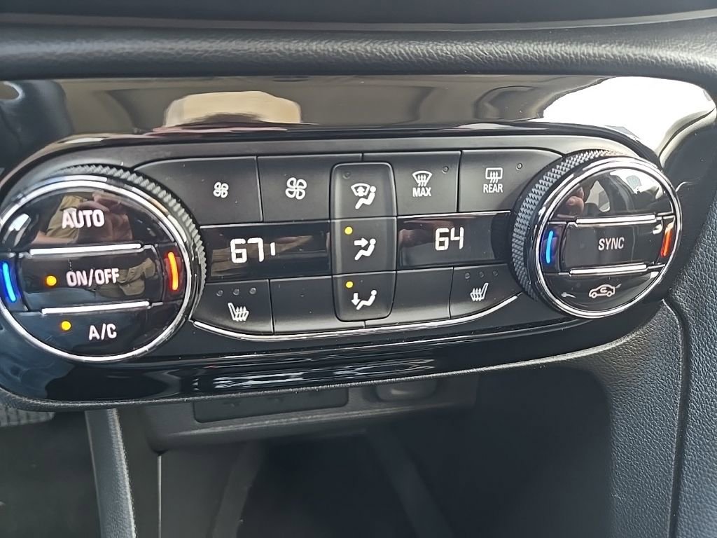 Used 2023 Buick Encore GX Essence w/ Experience Buick Package FWD image 46