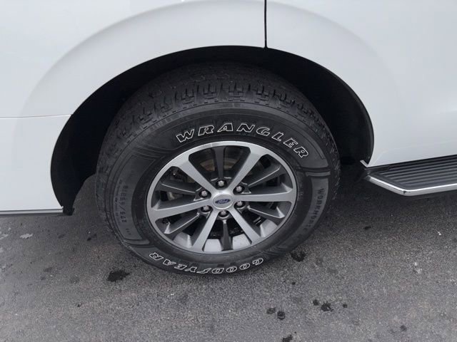 Used 2021 Ford Expedition XLT image 4