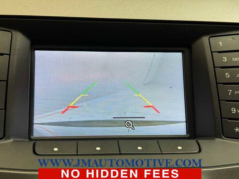 Used 2015 Ford Taurus SE image 29