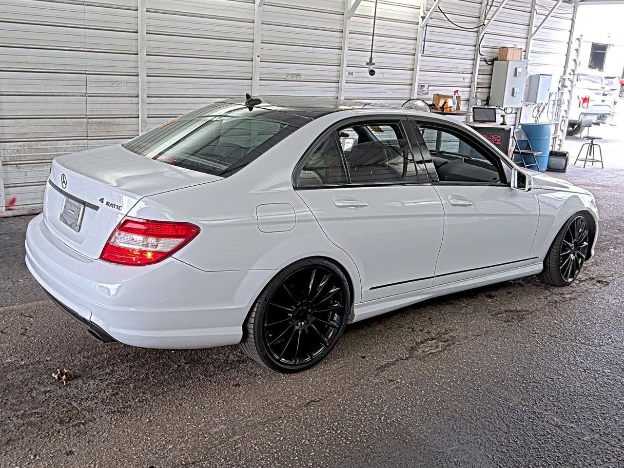 Used 2010 Mercedes-Benz C 300 4MATIC Sedan image 3