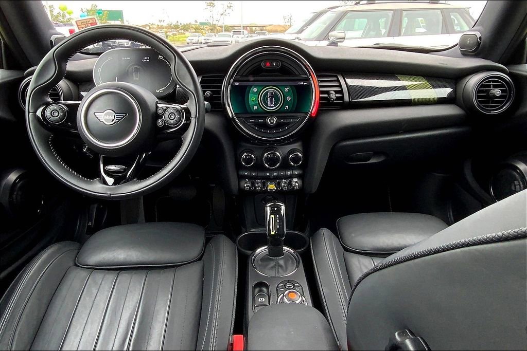 Used 2021 MINI Cooper SE w/ 8.8" Touchscreen Nav Package image 12