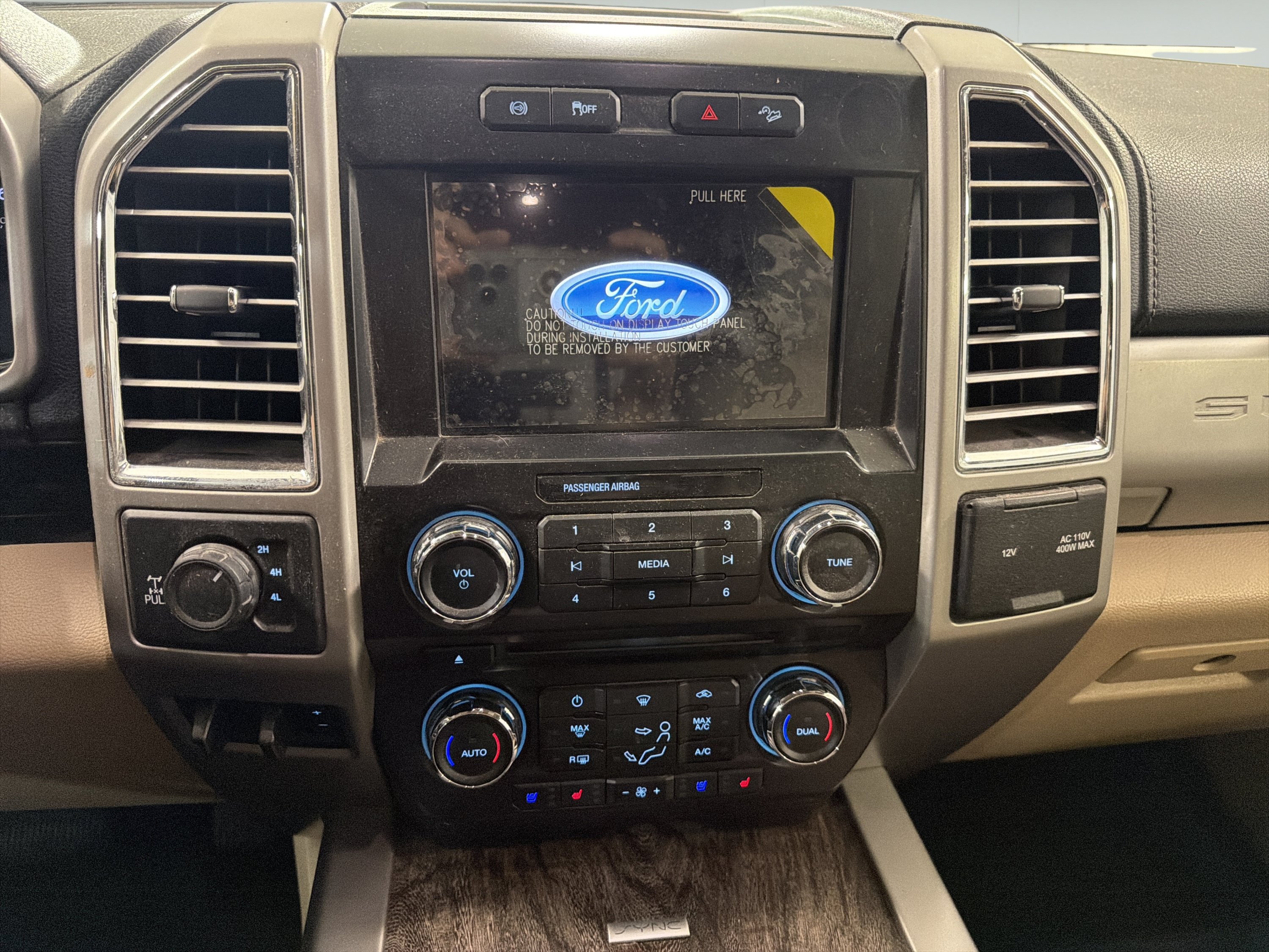 Used 2017 Ford F350 Lariat w/ Lariat Value Package AWD/4WD image 15
