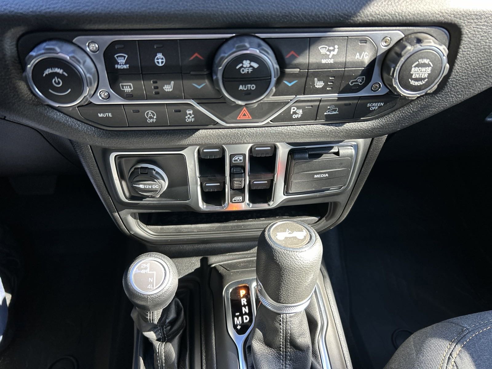 New 2025 Jeep Wrangler Sport S image 31