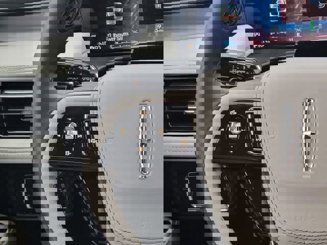 New 2026 Lincoln Aviator AWD image 32