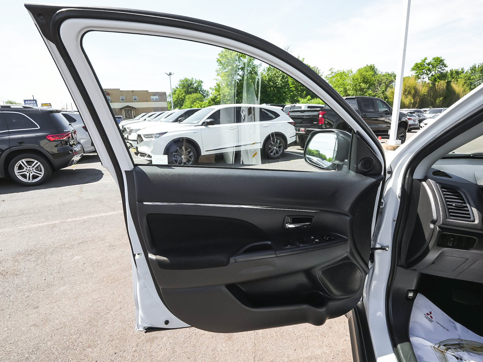 Used 2024 Mitsubishi Outlander Sport ES AWD/4WD image 9
