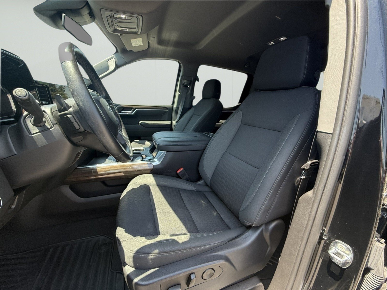 Used 2023 Chevrolet Silverado 1500 RST AWD/4WD image 9