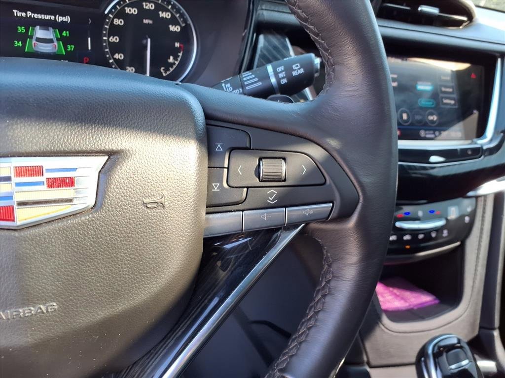 Used 2025 Cadillac XT6 Premium Luxury image 12