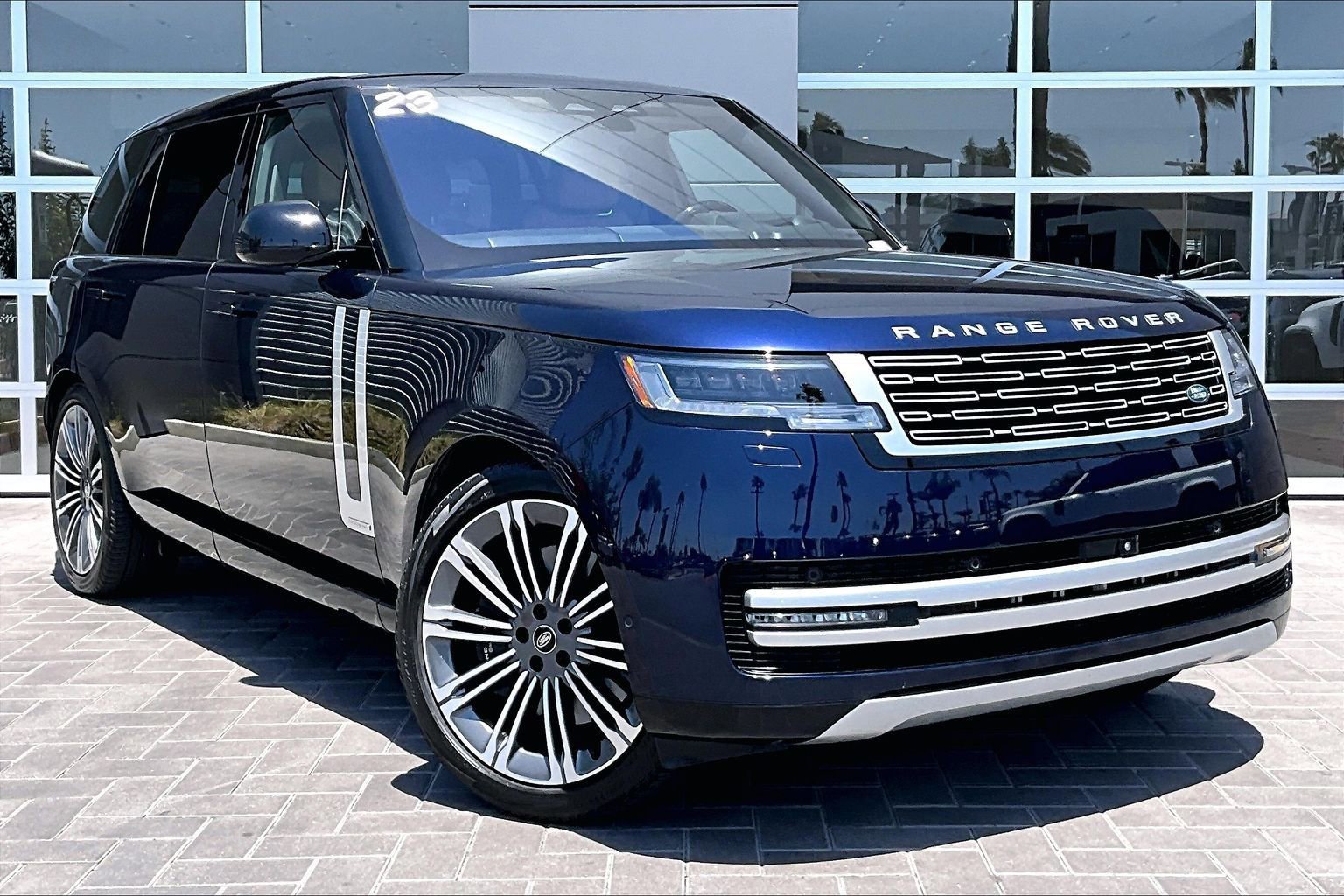 Used 2023 Land Rover Range Rover Long Wheelbase Autobiography AWD/4WD image 3