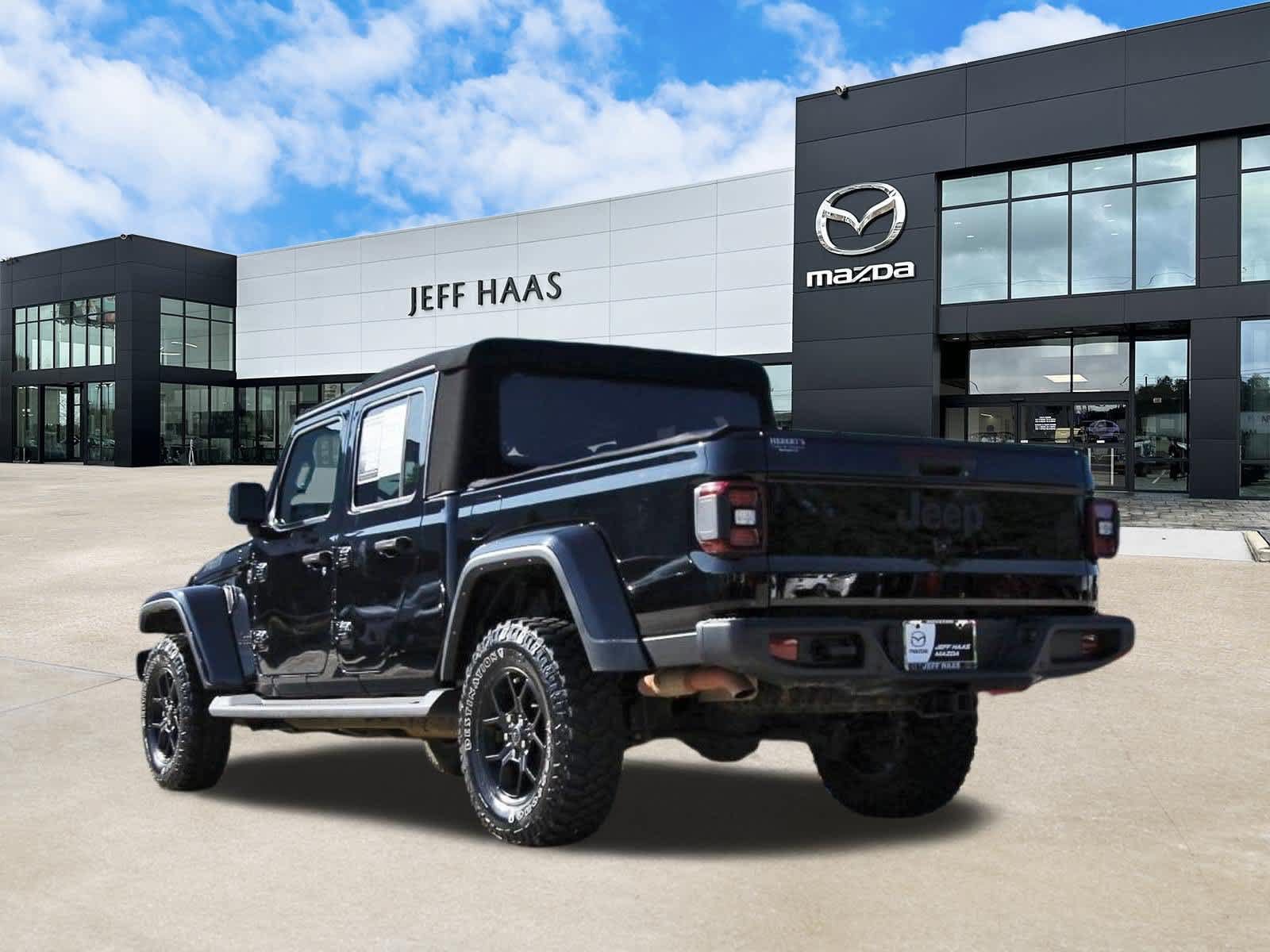 Used 2024 Jeep Gladiator Sport AWD/4WD image 2