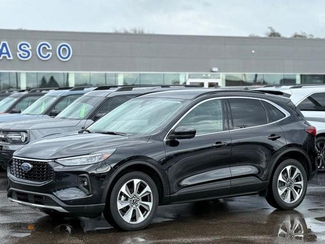 Certified 2024 Ford Escape Platinum AWD/4WD image 35