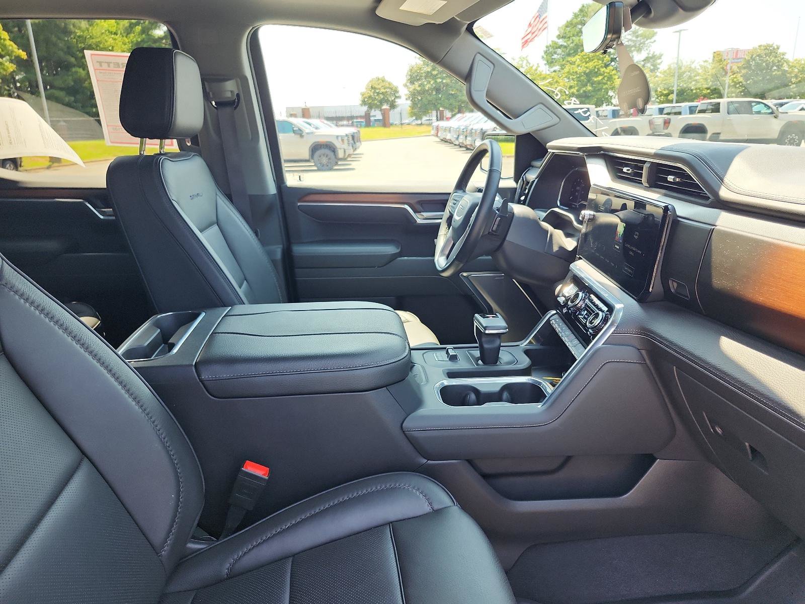 Certified 2025 GMC Sierra 1500 Denali w/ Denali Reserve Package AWD/4WD image 9