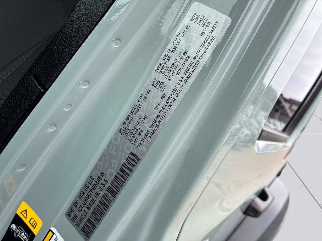 Used 2023 Jeep Wrangler Unlimited w/ Convenience Group image 20