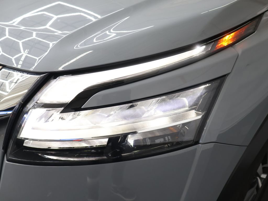 Used 2022 Nissan Pathfinder Platinum image 28