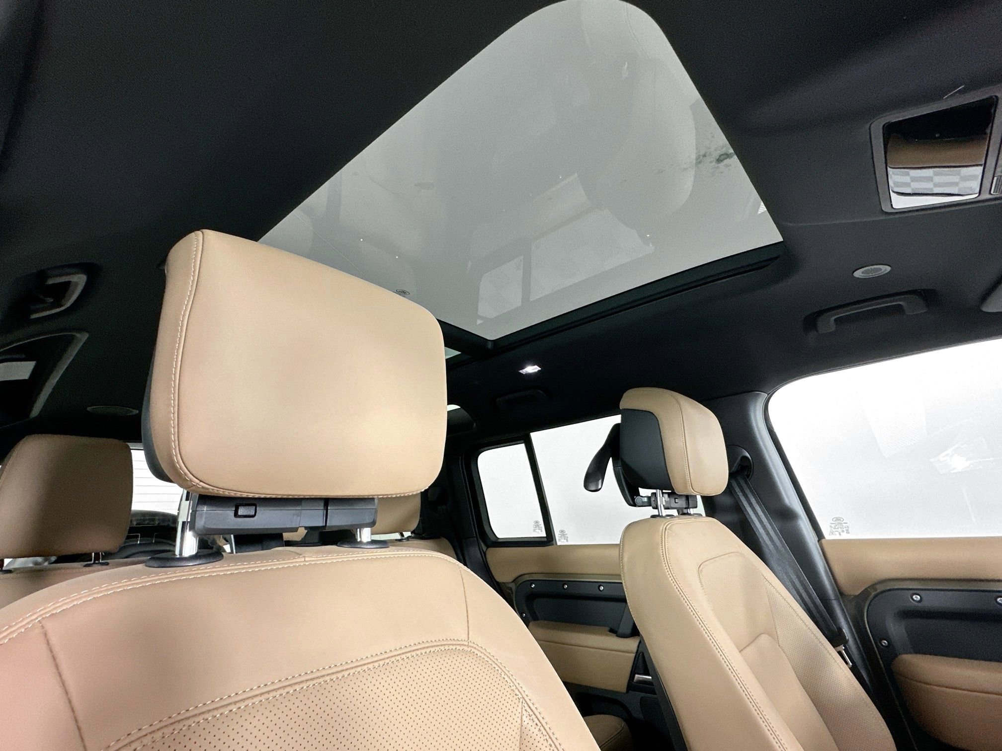 Used 2026 Land Rover Defender 110 X-Dynamic SE image 20