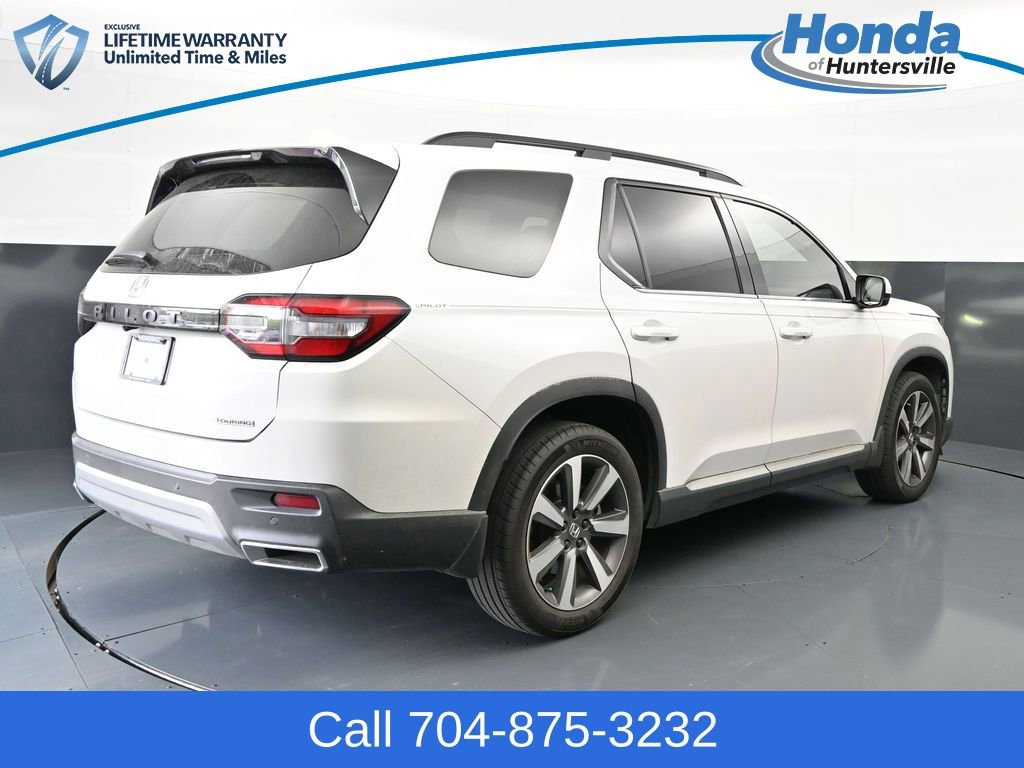 Used 2023 Honda Pilot Touring image 8