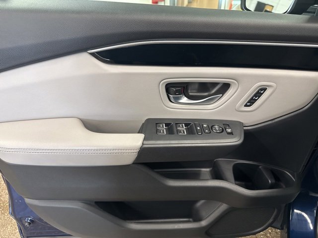 Used 2025 Honda Pilot EX-L image 10