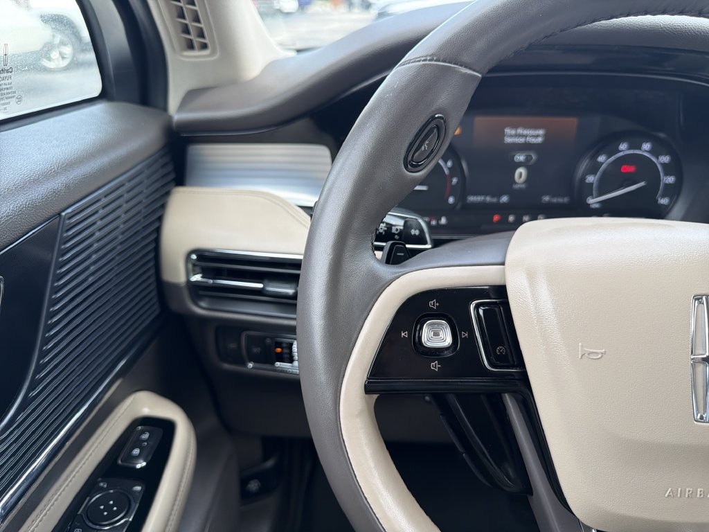 Used 2021 Lincoln Corsair AWD w/ Sport Package image 29