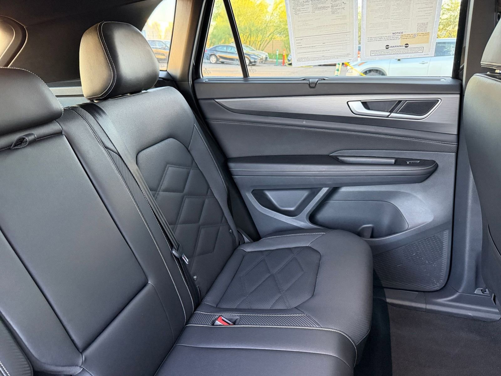 Used 2025 Volkswagen Atlas Cross Sport SE FWD image 38