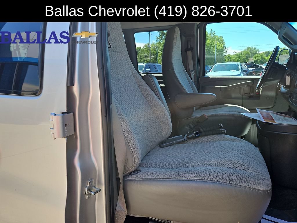 Certified 2018 Chevrolet Express 3500 LT w/ LT Preferred Equipment Group RWD image 28