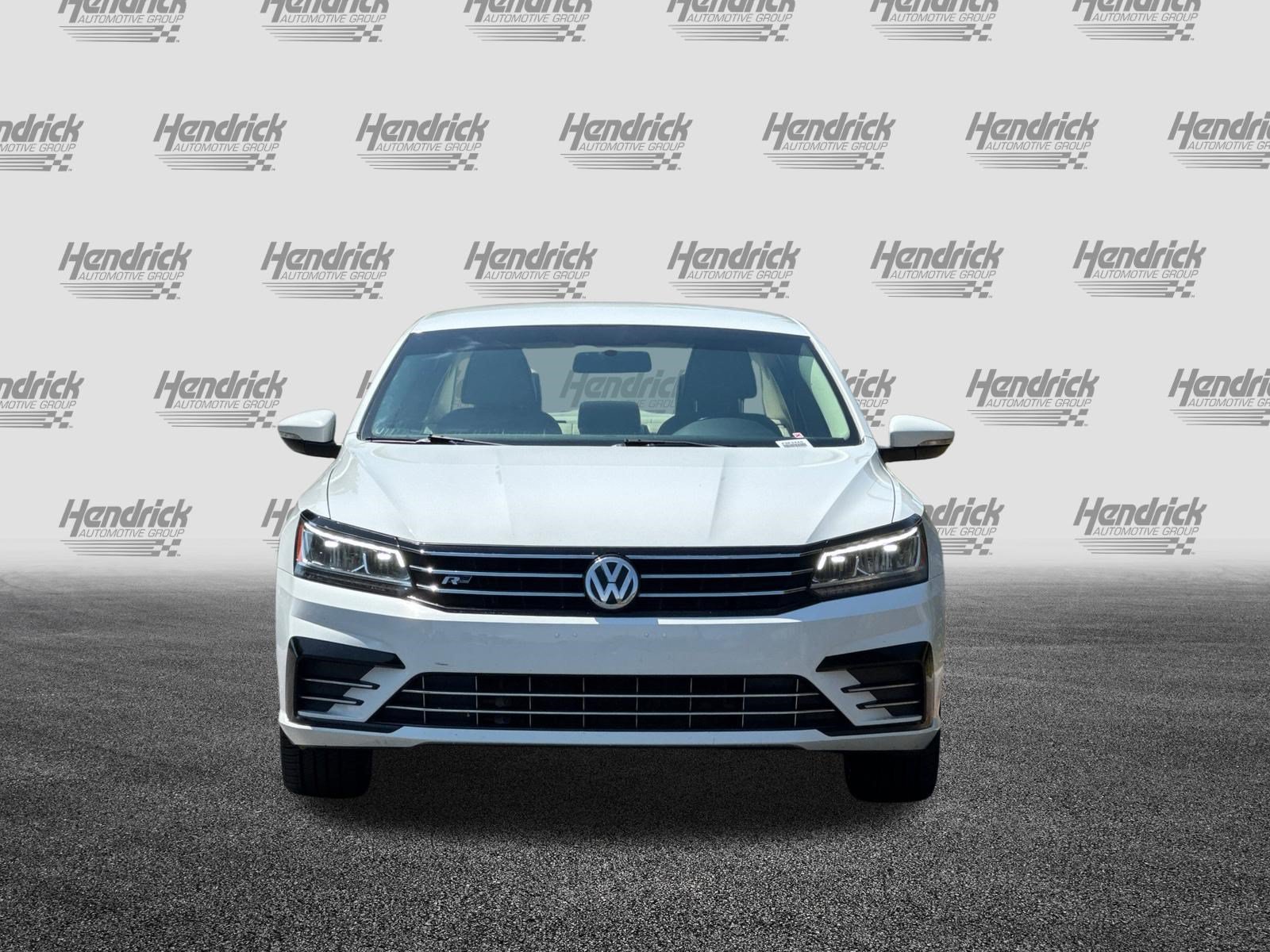 Used 2018 Volkswagen Passat 2.0T R-Line FWD image 10
