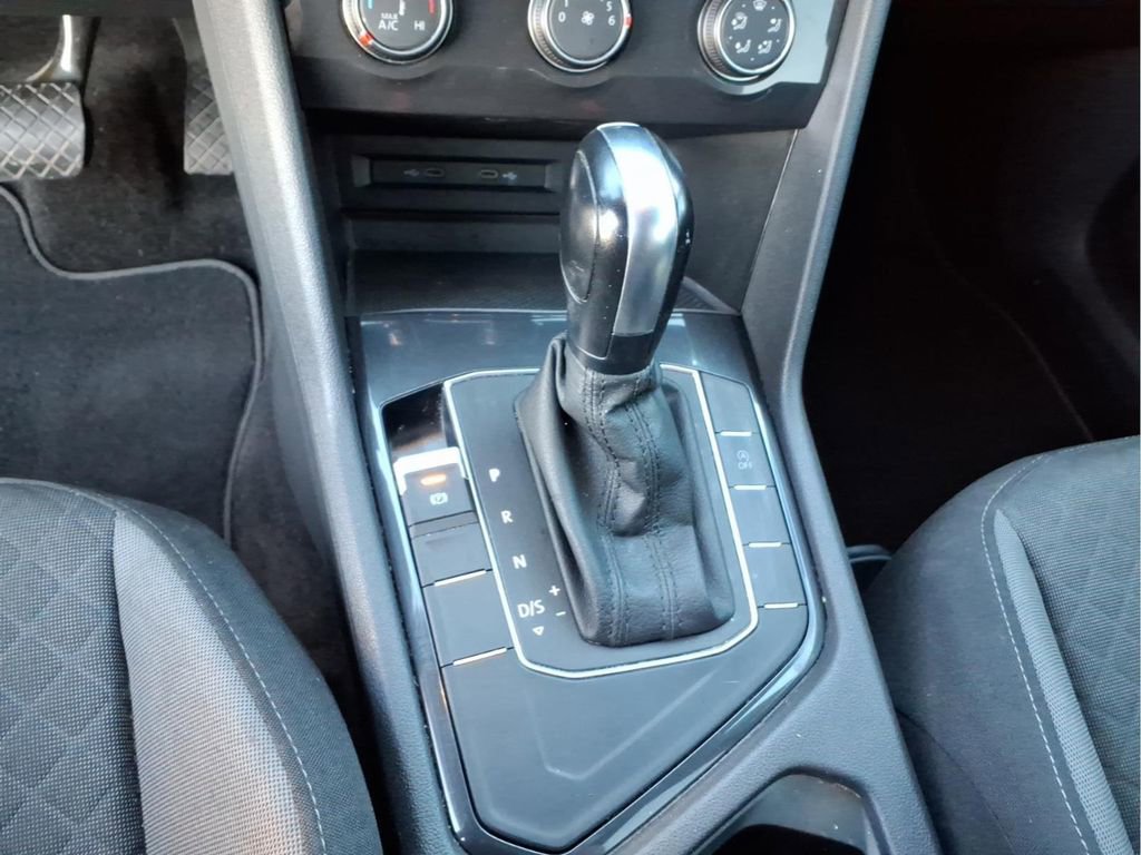 Used 2020 Volkswagen Tiguan S image 28
