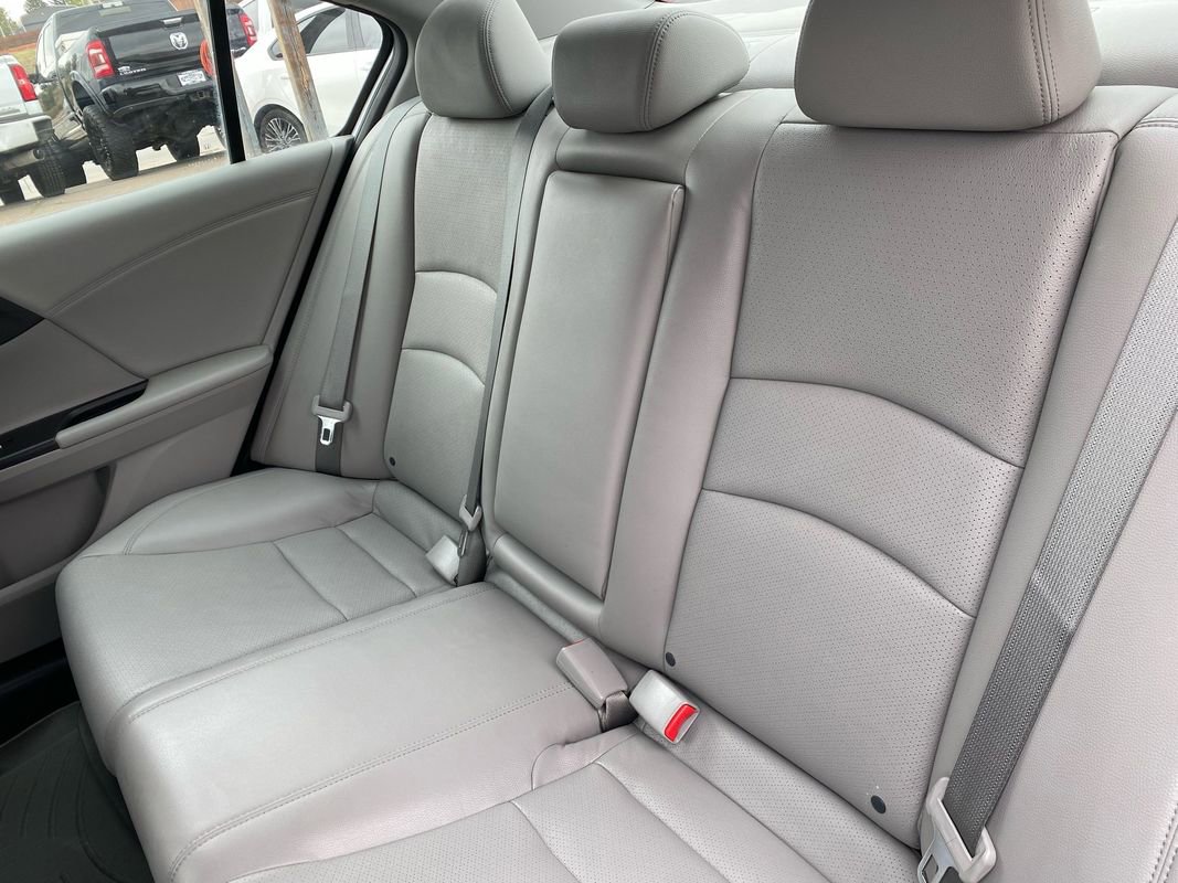 Used 2015 Honda Accord EX-L image 31